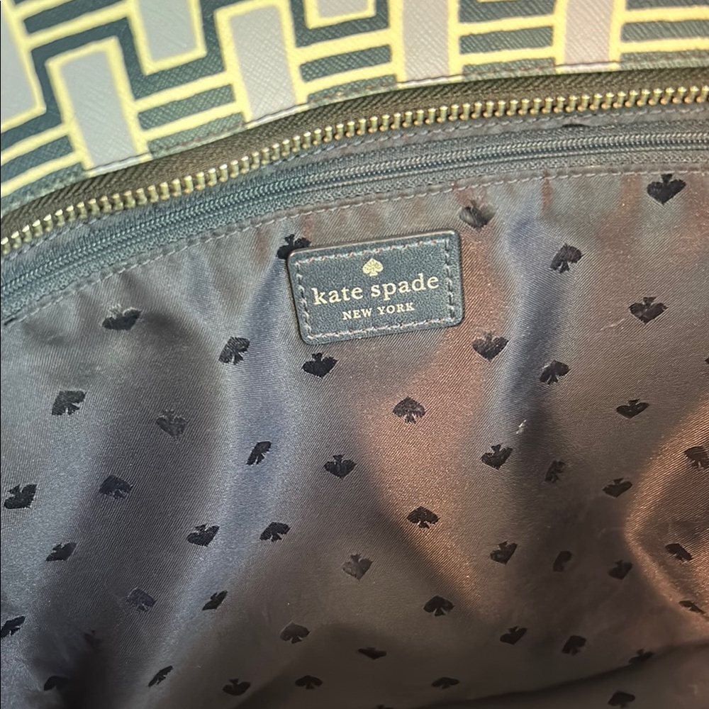Kate Spade New York Harding Street Geo Large Tote. - Picture 6 of 16